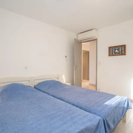 公寓 Les Louvans-10 By Interhome *