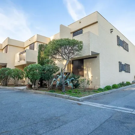 公寓 Les Louvans-10 By Interhome *