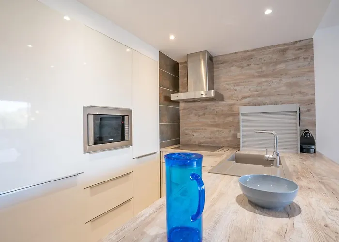 Les Louvans-10 By Interhome