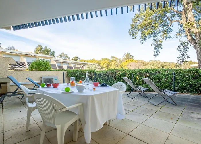 公寓 Les Louvans-10 By Interhome