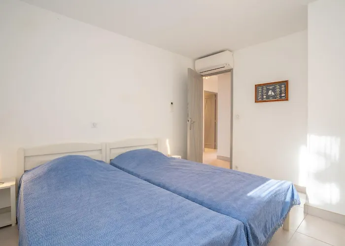 公寓 Les Louvans-10 By Interhome *