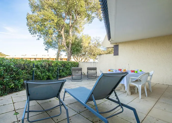 公寓 Les Louvans-10 By Interhome